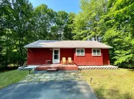 Escape to a 3-Bedroom Cabin in Lower Catskills