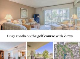Cozy 2 bedroom Condo with Golf Course views, къща тип котидж в Меса