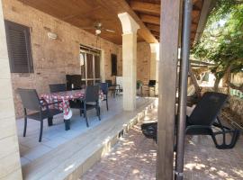 Villa a pochi passi dal mare in Zona Punta Prosciutto: Datti'de bir kiralık tatil yeri