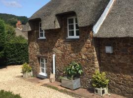 Stables End, holiday home in Nettlecombe