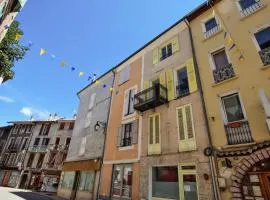 Amazing Apartment In Seyne With Kitchen