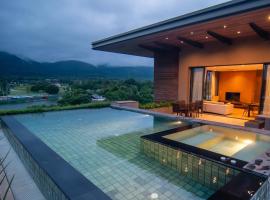 Khaoyai Luxury Pool Penthouse at ATTA，Pak Chong的度假住所