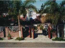 Welcome To Casa OLE Playas de Tijuana 5-Rooms 14-Guests close to Shoping Center & Beach, pet-friendly hotel in Tijuana