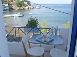 Alkistis Cozy By The Beach Apt In Ikaria Island, Therma 1st Floor