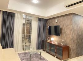 Luxury Residences Taman Anggrek Residences 3BR Condo with Private Lift, hotell i Jakarta