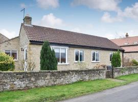 Stonehaven Cottage, hotel with parking in West Tanfield