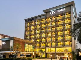 ONE Hotel, hotel em Pathum Thani