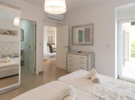 Modern 2 Bedroom Apartment 50m From The Beach