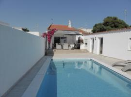 CASA DOS AVOS, hotel din Cabanas de Tavira