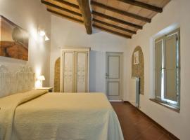 Podere San Giuseppe Montalcino, cheap hotel in Montalcino