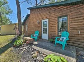 Charming Houghton Lake Cottage with Backyard!