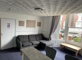 Apartments Azalea Terrace, hotel in zona Stazione Metro Park Lane, Sunderland