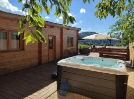 Le Chalet jacuzzi et Détente 4 Étoiles