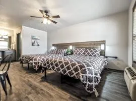 Valley Cabins Double Queen Hotel Room