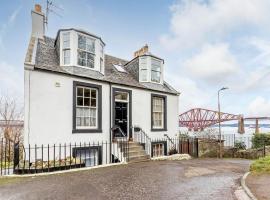 Forth Reflections, holiday home in Queensferry