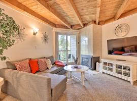 Modern Silverthorne Condo with Community Amenities!, hotel a Silverthorne