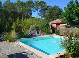 Gîte Les Esparrus, cottage in Villecroze