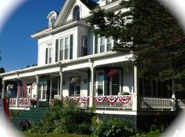 Center Harbor Sutton House B & B