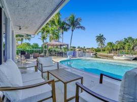 6 Bedroom Waterfront Villa Heated Pool, Game Room, hotell i Deerfield Beach