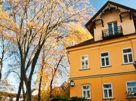 Hotel Praha Potštejn: Potštejn şehrinde bir otel