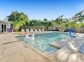 Amazing 6 Bedroom Resort - Huge Heated Pool, Beach Volley Ball, Game room