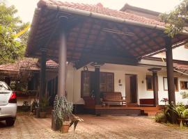Chamba Homestay, hotel with parking in Pāppinisseri