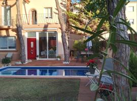 VILLA BELLA ESTANÇA: Castelldefels'te bir otel