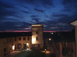 Zappello Holiday, hotel with parking in Pozzolengo