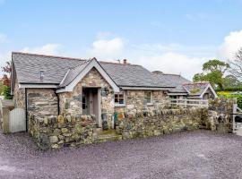 Bwthyn - Uk31387, holiday home in Caeathro