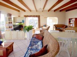 Ocean House Holiday Accommodation, hotel v destinaci Langebaan