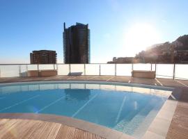 Sun Paradise SeaView&Terrace Parking&Pool, hotel s bazenima u gradu 'Beausoleil'