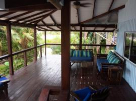 Seagrape Escape, cottage sa Maya Beach