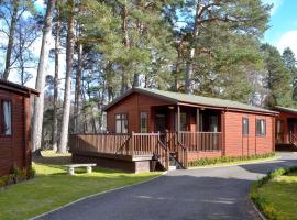 Lodge D- Uk33090, hotel with parking in Dinnet