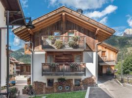 Appartamento Ciasa, hotel v Pozza di Fassa
