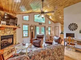 Cozy Murphy Cabin Retreat with Deck and Fire Pit!