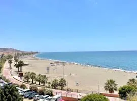 Moderno piso de 3 dormitorios en la playa de Rincon de la Victoria Malaga