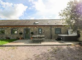 2 Fenton Home Farm, hotel with parking in Haverfordwest