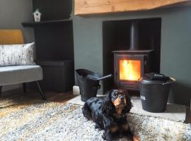 Large Cottage, Beach, Pubs Shops, Netflix, BBQ, Dog Friendly, hótel í Hunmanby