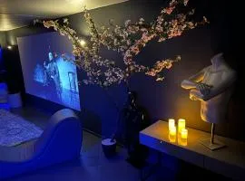 Jacuzzi Cinema Loft
