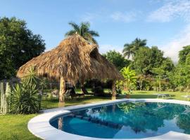 Casa Ticumán, villa campestre cerca de Las Estacas, hotel em Ticumán