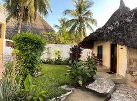 1 Bed Villa - Sleeps 2 - Parking - Wifi