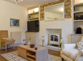 Plum Cottage, pet-friendly hotel in Castle Cary