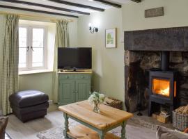 Fern Cottage, hotel with parking in Bradwell