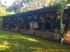 Rustic Retreat، مكان إقامة مع الخدمة الذاتية لإعداد الطعام في Jaggan