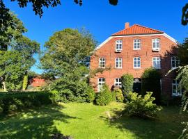 Historischer Bauernhof, feriebolig ved stranden i Norden