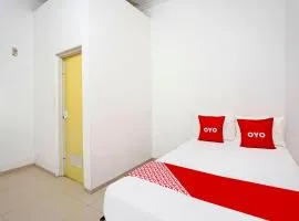 OYO Life 91670 Mannsur Homestay Syariah