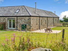 Finest Retreats - Min Yr Awel Barn, pet-friendly hotel in Fishguard