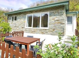 Viesnīca Kiberick Cottage at Crackington Haven, near Bude and Boscastle, Cornwall pilsētā Bjūda