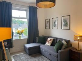 The Retreats 1 Kenfig Hill Pet Friendly 2 Bedroom Flat with King Size bed twin beds and sofa bed sleeps up to 5 people, hotell med parkering i Kenfig Hill