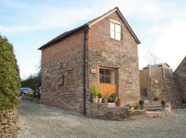 The Granary, cottage in Clee Saint Margaret